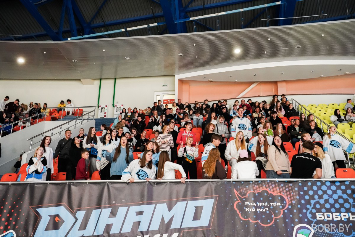 «Динамо-Шинник» одержал 5-ю победу подряд, обыграв «Спартак МАХ» со счётом — 4:1 (обновлено) «Динамо-Шинник» одержал 5-ю победу подряд, обыграв «Спартак МАХ» со счётом — 4:1 (обновлено)