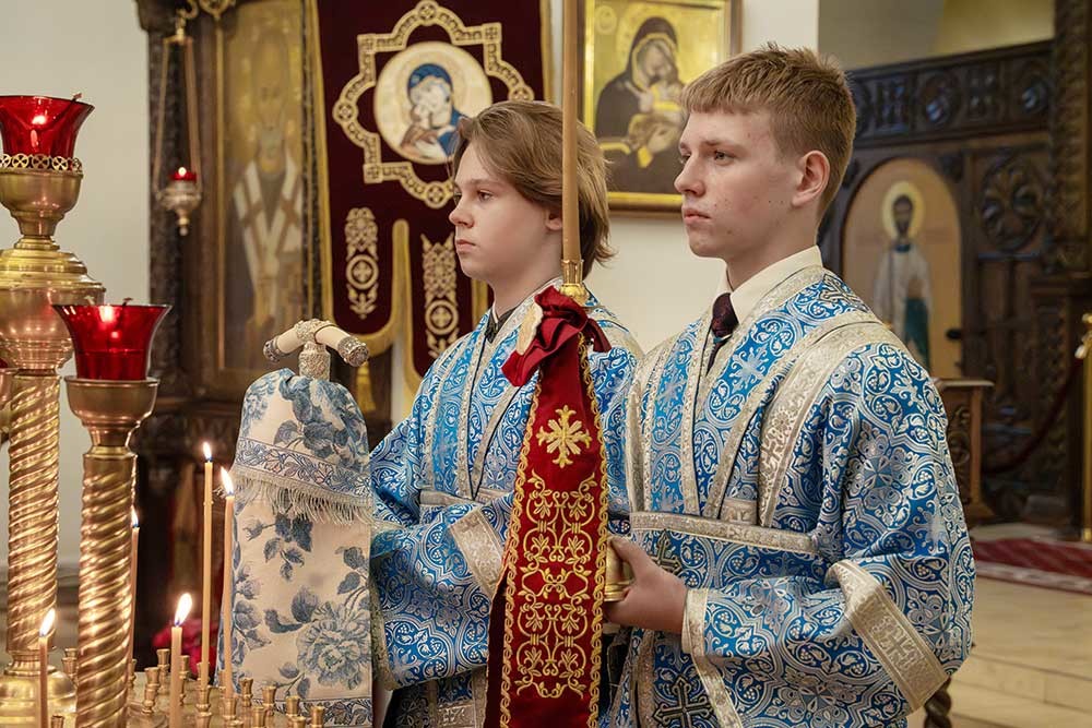 Епископ Бобруйский и Быховский Серафим совершил всенощное бдение в кафедральном соборе святителя Николая накануне праздника Рождества Пресвятой Богородицы
