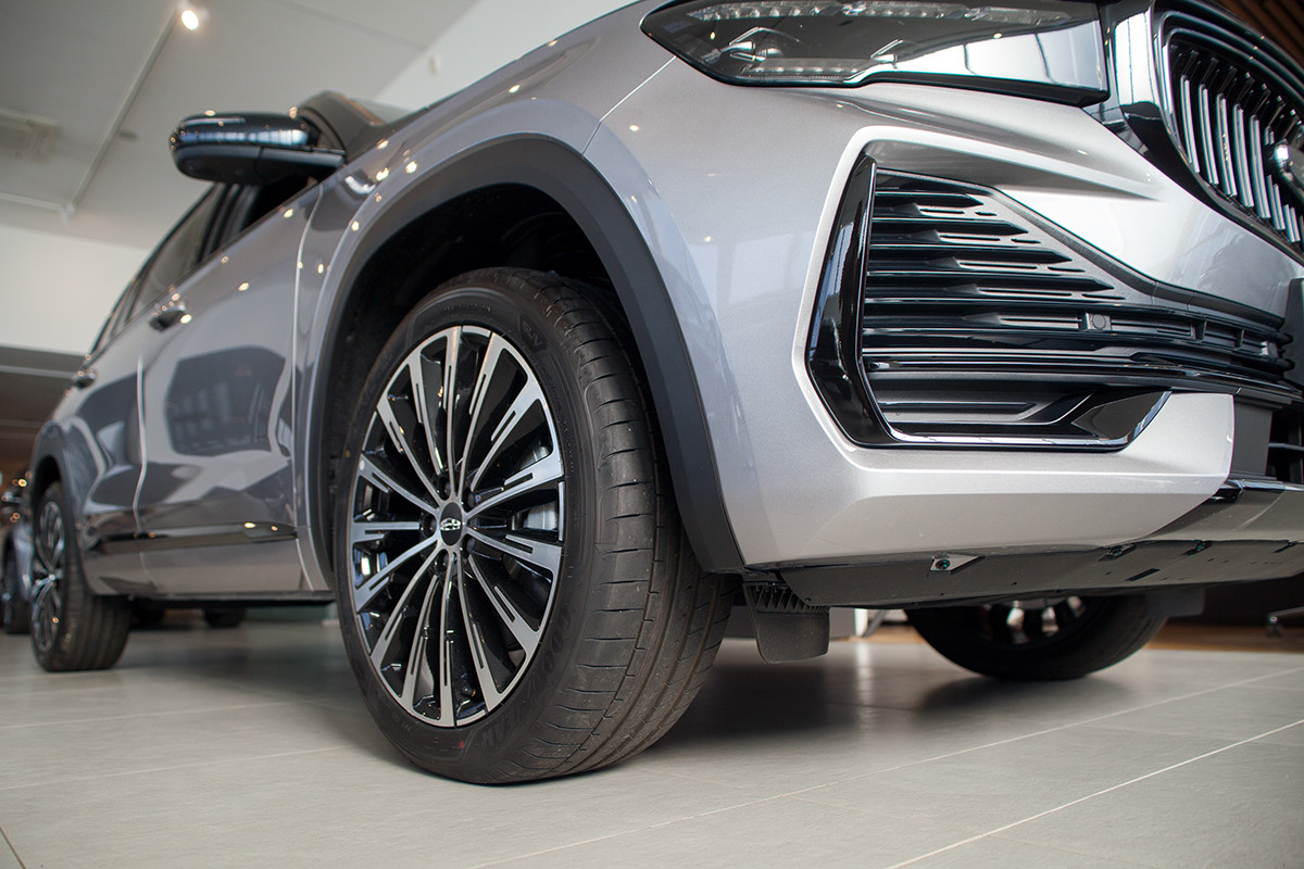 &laquo;Белорусский Майбах&raquo; за 110 900 рублей. В Минске &laquo;прокачали&raquo; Geely Monjaro