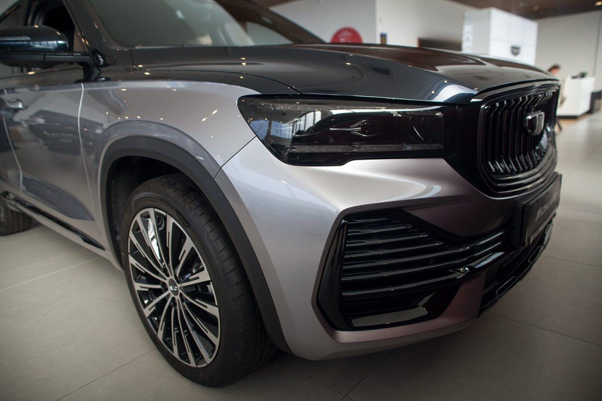 &laquo;Белорусский Майбах&raquo; за 110 900 рублей. В Минске &laquo;прокачали&raquo; Geely Monjaro