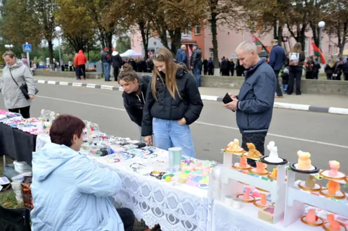 Бобруйщина отметила «Дажынкі-2026»: чествование аграриев, подворья и праздничный салют Бобруйщина отметила «Дажынкі-2026»: чествование аграриев, подворья и праздничный салют