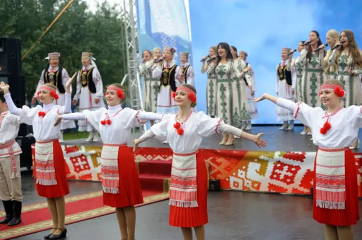 Бобруйщина отметила «Дажынкі-2026»: чествование аграриев, подворья и праздничный салют Бобруйщина отметила «Дажынкі-2026»: чествование аграриев, подворья и праздничный салют
