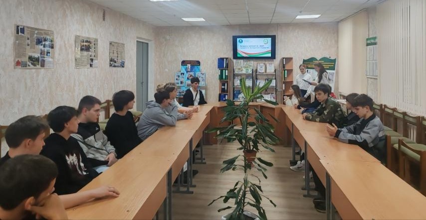 В бобруйском индустриально-строительном колледже прошёл открытый диалог на тему &laquo;Беларусь начинается с меня. Суверенитет белорусского государства&raquo;.