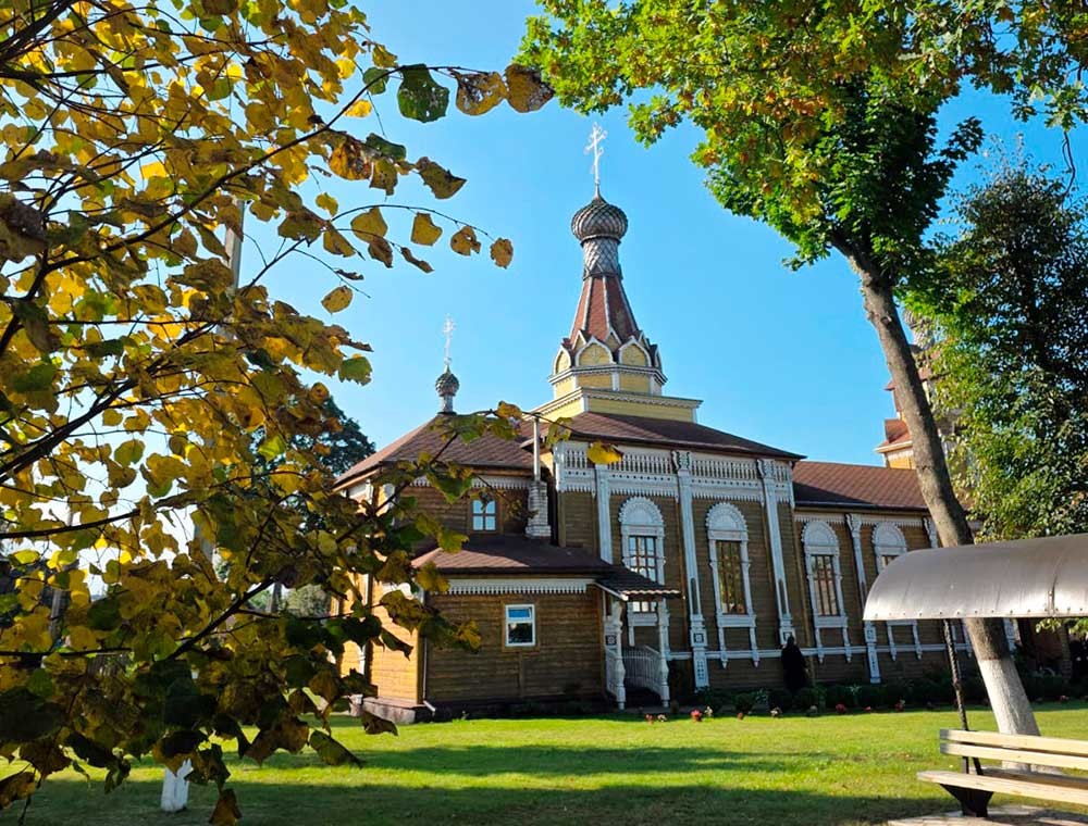 Епископ Бобруйский и Быховский Серафим возглавил престольное торжество в храме города Осиповичи в день Воздвижения Креста Господня