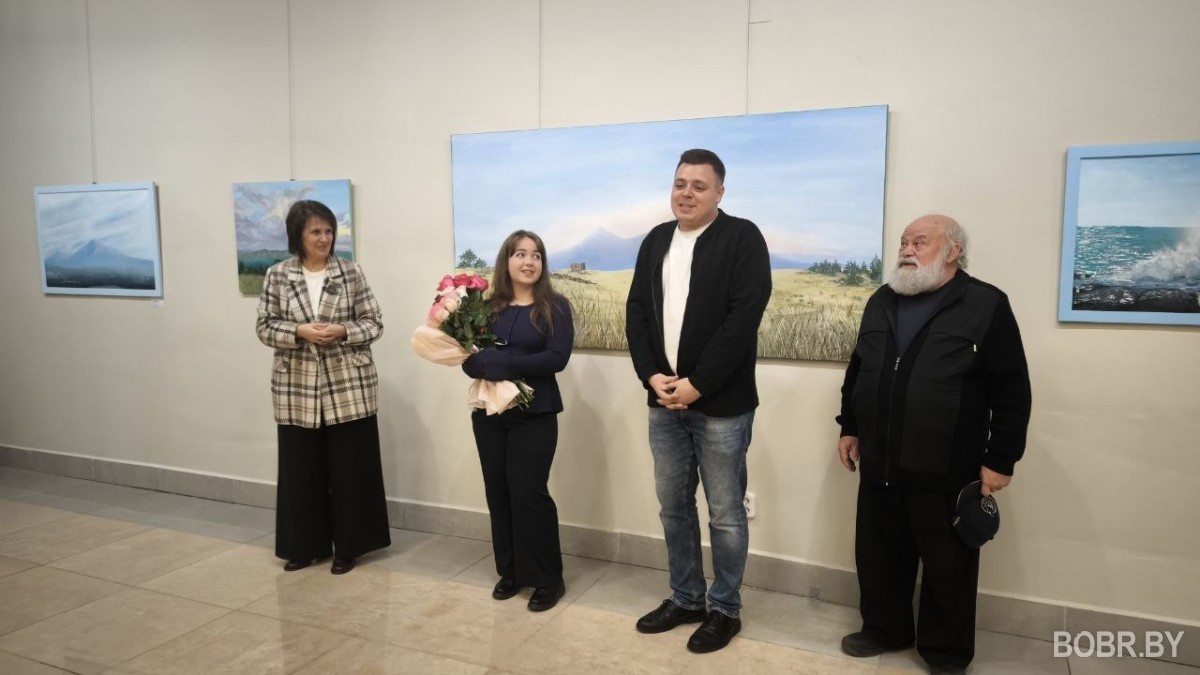 Горы, волны и зов странствий: в Бобруйске открылась выставка Елены Чистик &laquo;Дыхание моря&raquo;