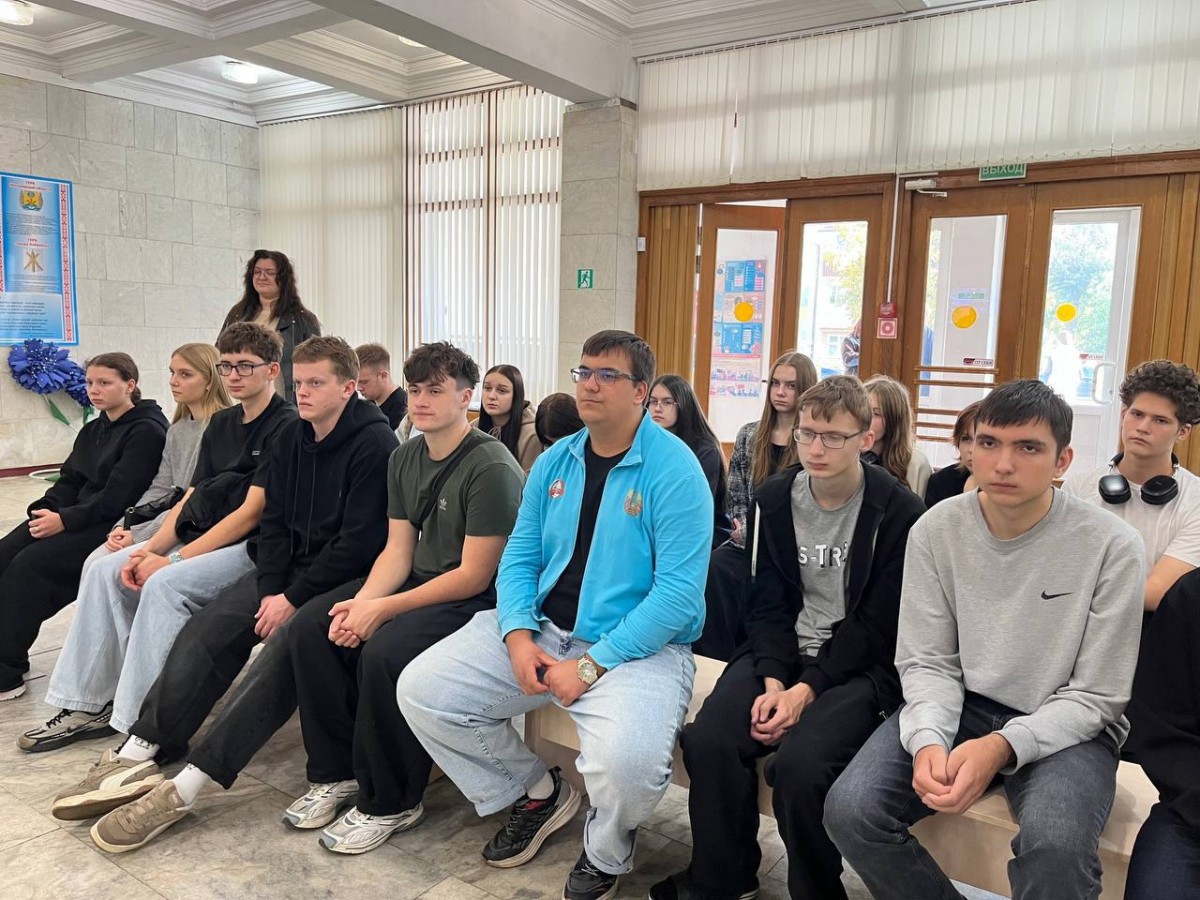 &laquo;Лазурные оттенки архитектуры&raquo;: в Бобруйске открылась выставка цианотипии Анжелики Шепелевич