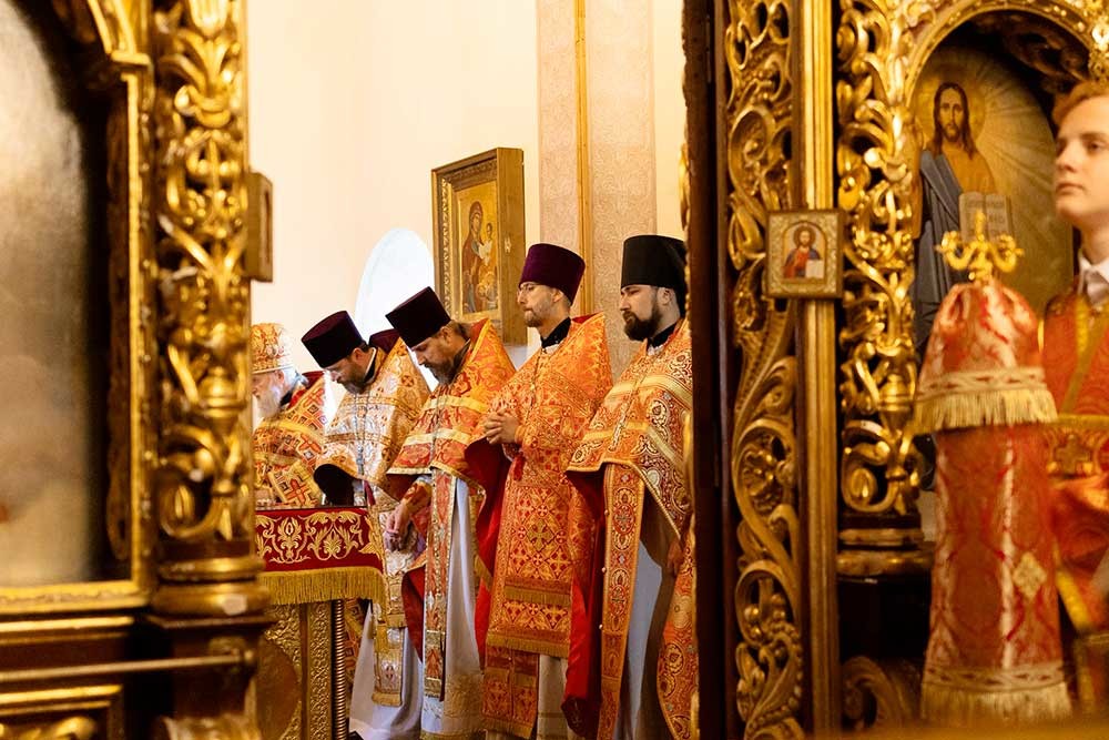 Епископ Бобруйский и Быховский Серафим возглавил престольное торжество в Николо-Софийском храме в день памяти Веры, Надежды и Любови.