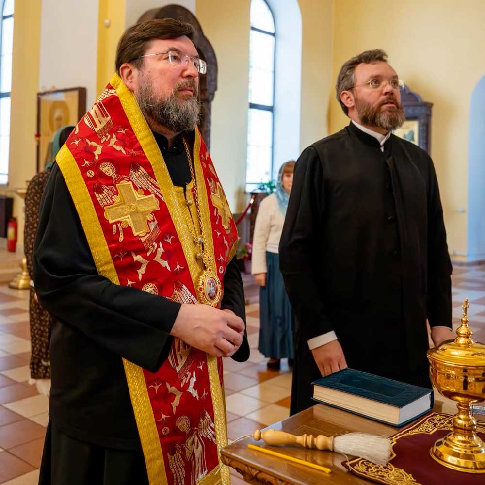 Епископ Бобруйский и Быховский Серафим освятил иконы преподобного Сергия Радонежского в Бобруйском кафедральном соборе святителя Николая
