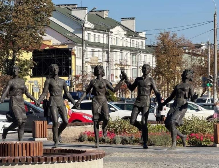 Профсоюзный тур выходного дня: энергетики Бобруйска открыли для себя Западную Беларусь