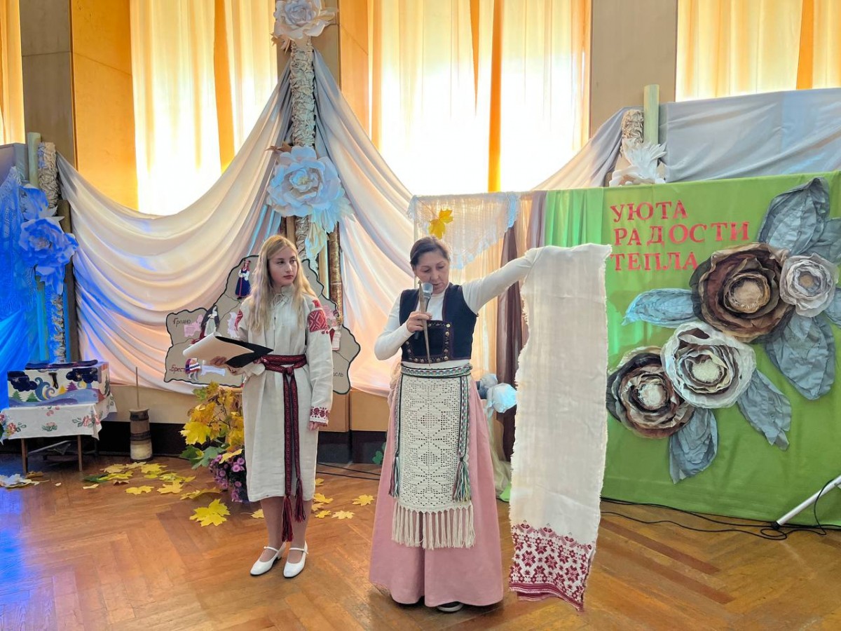 В Бобруйске прошла праздничная встреча творческих коллективов &laquo;От истоков до наших дней&raquo;