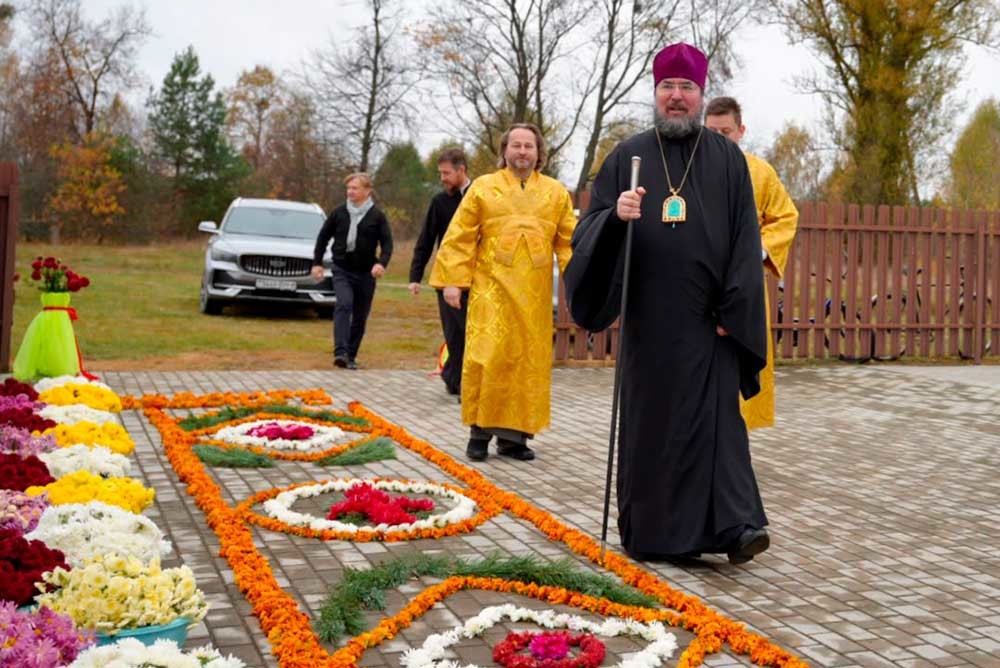 Епископ Бобруйский и Быховский Серафим возглавил Божественную литургию в Храме святителя Николая деревни Вирков Кличевского района