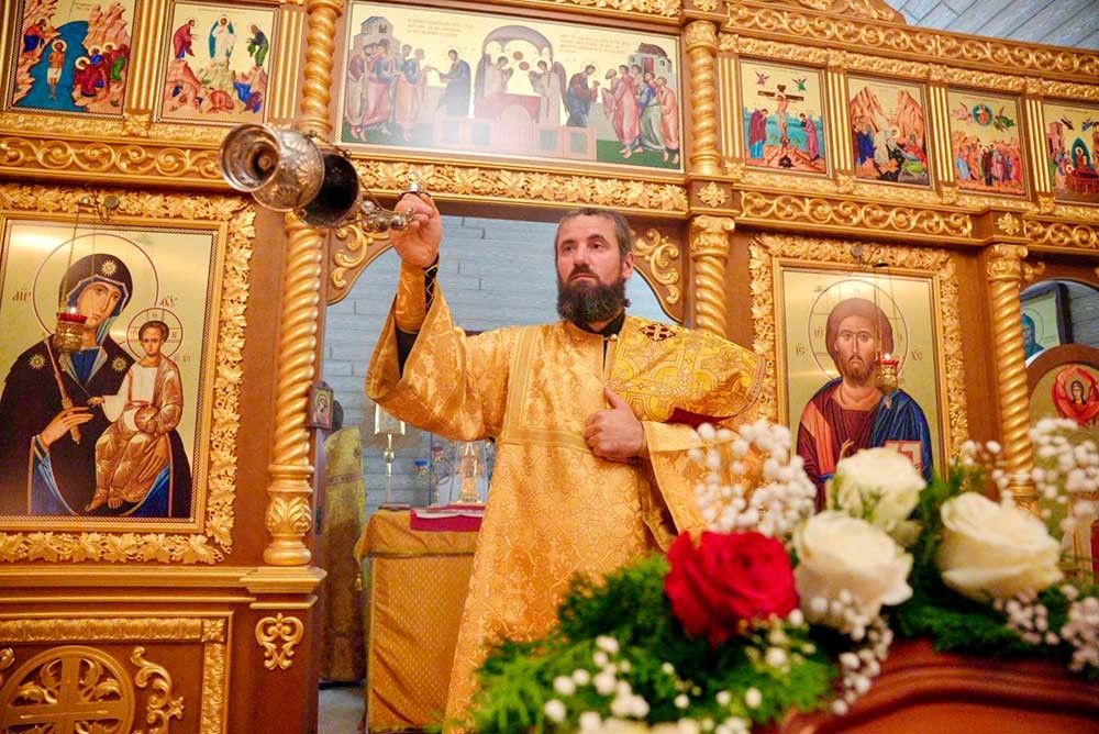 Епископ Бобруйский и Быховский Серафим возглавил Божественную литургию в Храме святителя Николая деревни Вирков Кличевского района