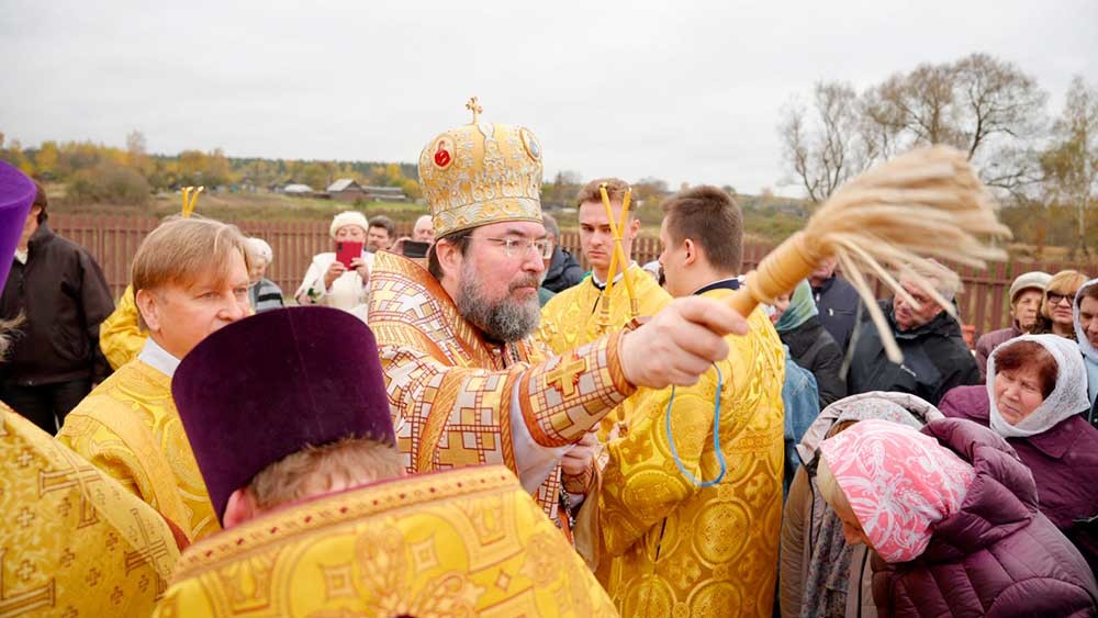 Епископ Бобруйский и Быховский Серафим возглавил Божественную литургию в Храме святителя Николая деревни Вирков Кличевского района