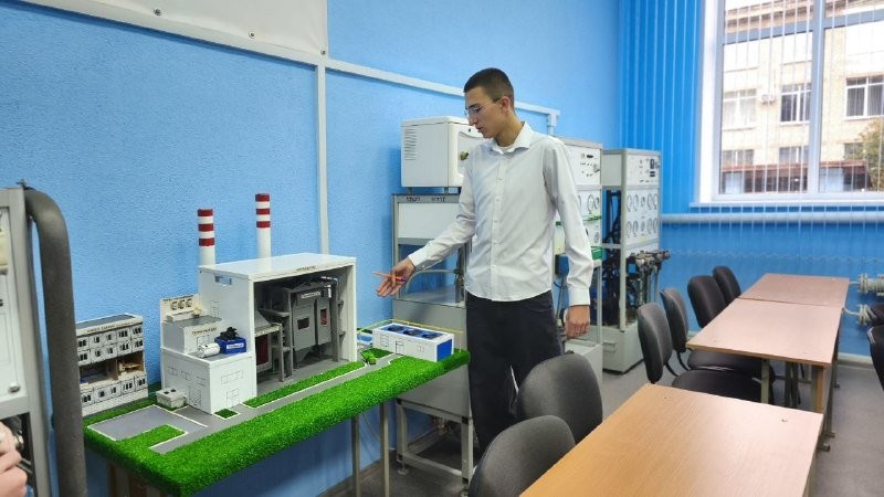 Бобруйские школьники познакомились с будущими профессиями в механико-технологическом колледже