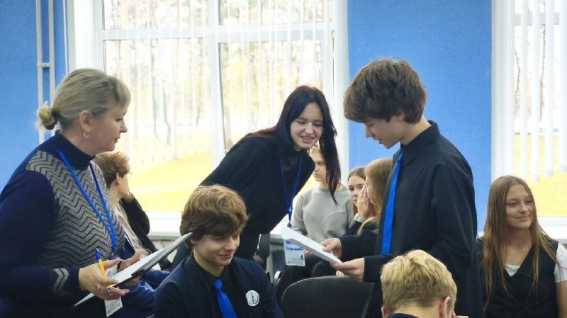 «Время выбирать»: преподаватели БГМТК провели профориентационные игры для бобруйских школьников «Время выбирать»: преподаватели БГМТК провели профориентационные игры для бобруйских школьников