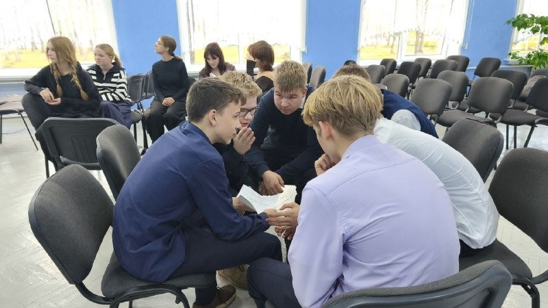 «Время выбирать»: преподаватели БГМТК провели профориентационные игры для бобруйских школьников «Время выбирать»: преподаватели БГМТК провели профориентационные игры для бобруйских школьников