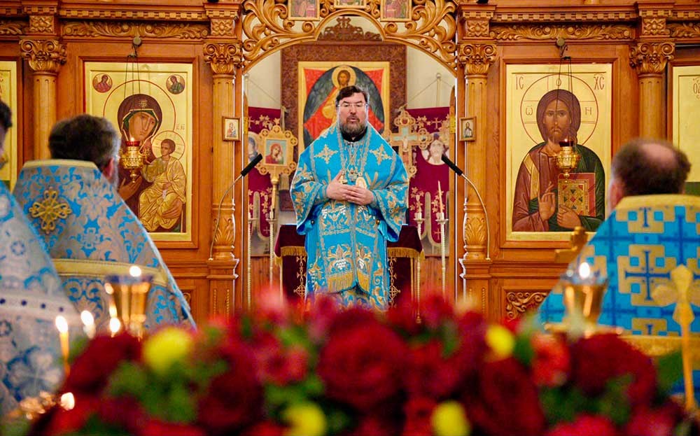 Епископ Бобруйский и Быховский Серафим возглавил Божественную литургию в храме  Бобруйска в День памяти Иверской иконы Божией Матери