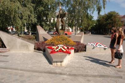 Памятный знак в честь бобруйчан, погибших на фронтах и в тылу врага